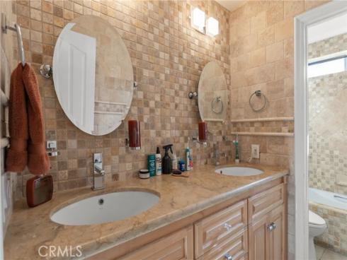 16 Arizona , Irvine, CA