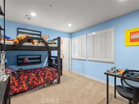 16 Arizona , Irvine, CA