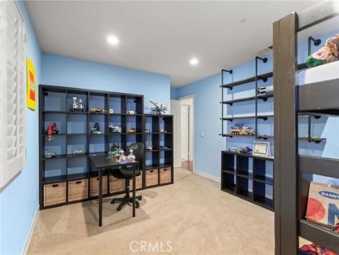 16 Arizona , Irvine, CA