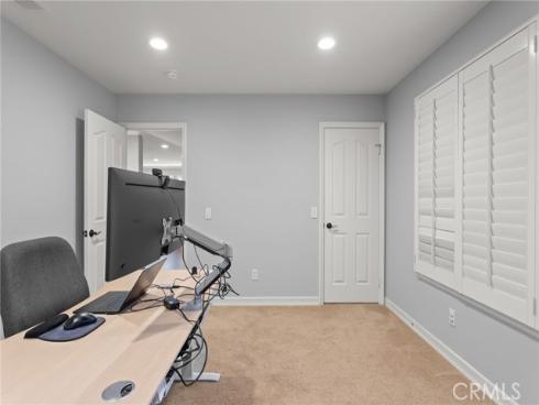 16 Arizona , Irvine, CA