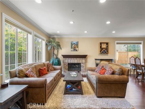 16 Arizona , Irvine, CA