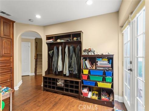 16 Arizona , Irvine, CA