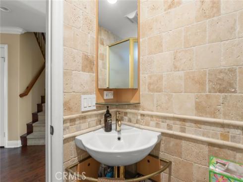 16 Arizona , Irvine, CA