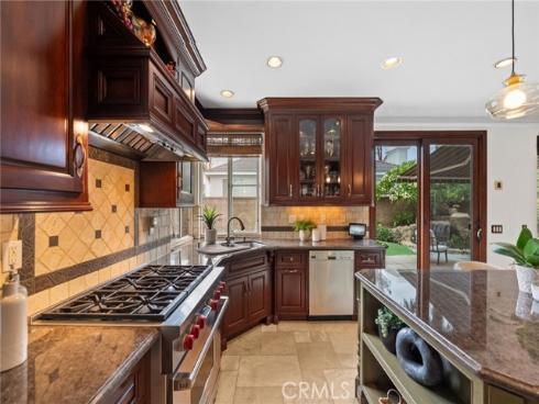 48  Parkcrest  , Irvine, CA