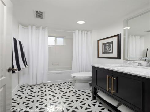 8  Upland  , Irvine, CA