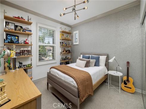 8  Upland  , Irvine, CA