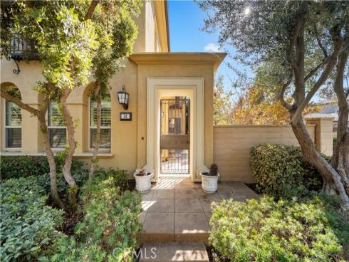 34  Upperbend  , Irvine, CA