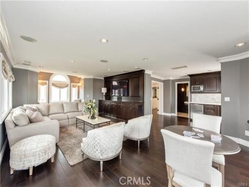 111  Hillcrest  , Irvine, CA