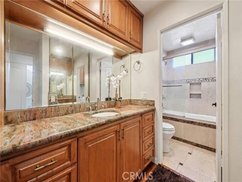 17 Weepingwood , Irvine, CA