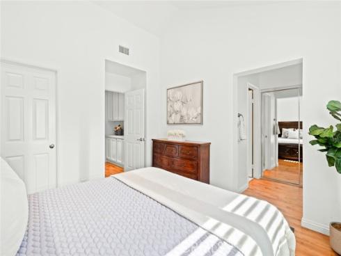 27  Sarena  38 , Irvine, CA