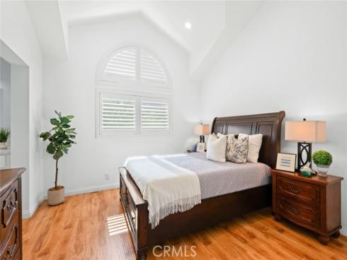 27  Sarena  38 , Irvine, CA