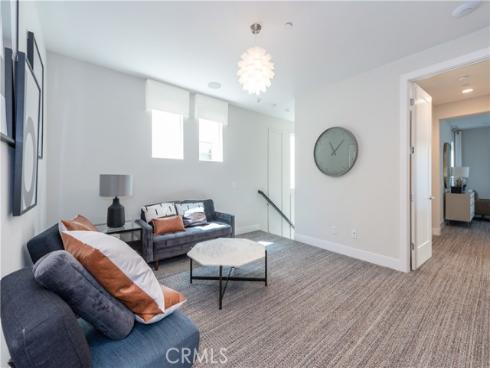 255  Sawbuck  , Irvine, CA