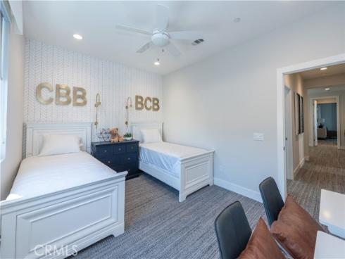 255  Sawbuck  , Irvine, CA