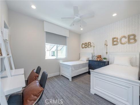 255  Sawbuck  , Irvine, CA