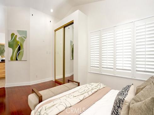 11  Burke  , Irvine, CA