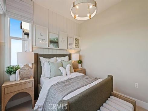 409  Clipper  , Irvine, CA