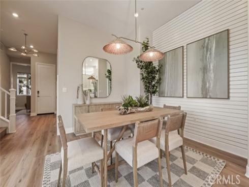 409  Clipper  , Irvine, CA