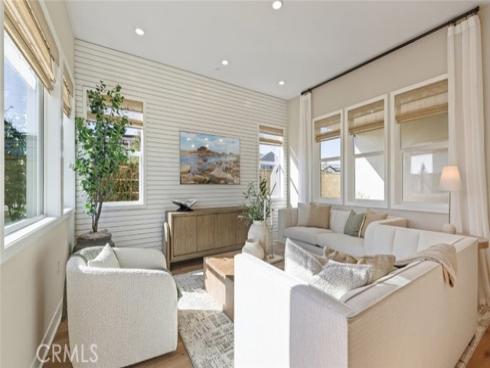 409  Clipper  , Irvine, CA