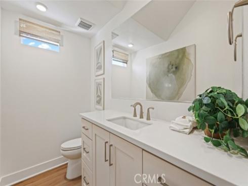 409  Clipper  , Irvine, CA