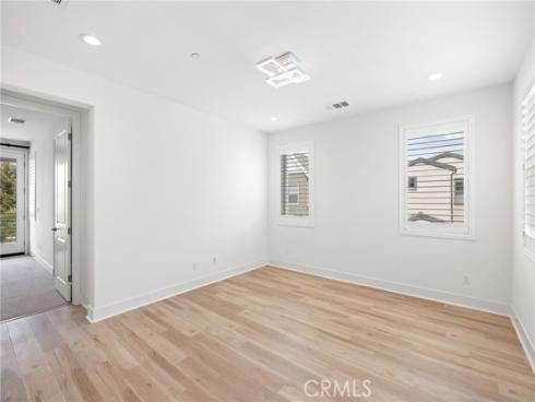 1131  Cadence  , Irvine, CA