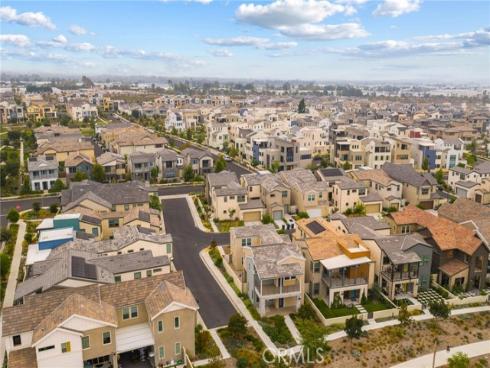 1131  Cadence  , Irvine, CA
