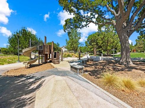 1131  Cadence  , Irvine, CA