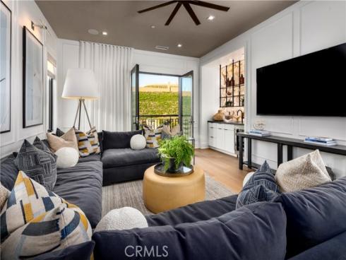 557  Peninsula  , Irvine, CA