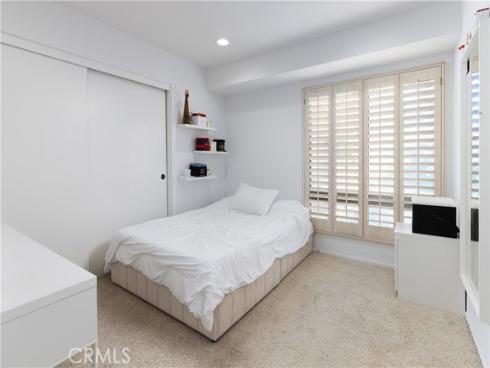 9 Flores , Irvine, CA