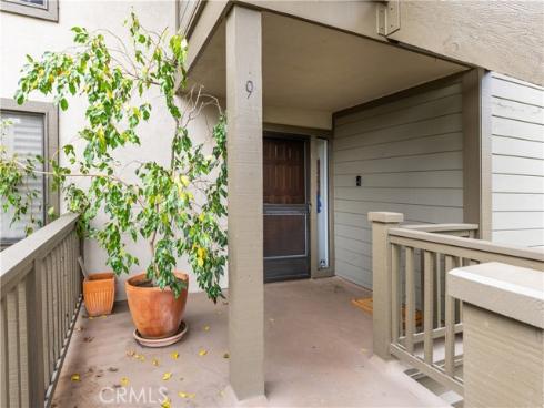 9 Flores , Irvine, CA