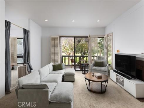 9 Flores , Irvine, CA