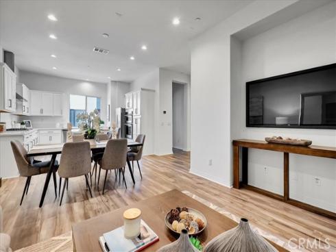 168  Sawbuck  , Irvine, CA