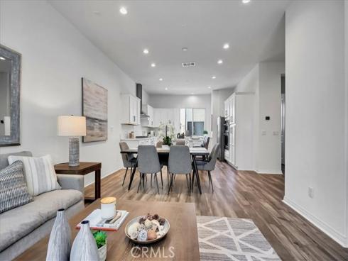 168  Sawbuck  , Irvine, CA