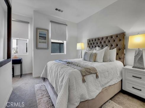 168  Sawbuck  , Irvine, CA