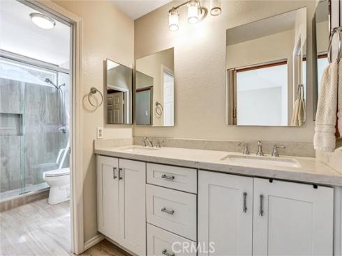 24  Field  , Irvine, CA