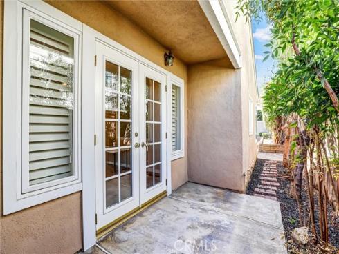 24  Field  , Irvine, CA