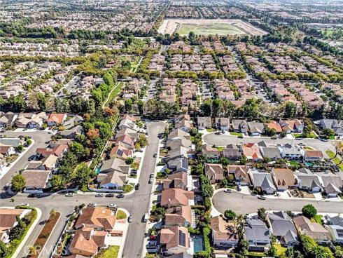 24  Field  , Irvine, CA