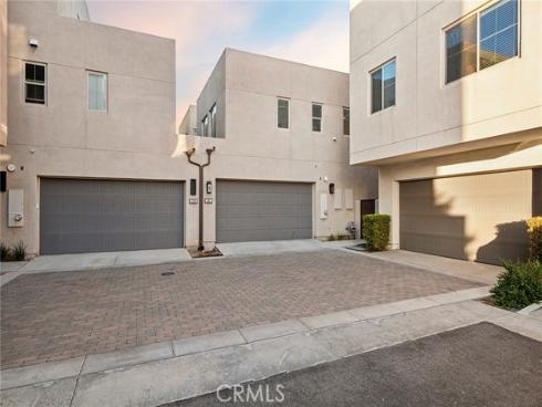 181  Carmine  , Irvine, CA