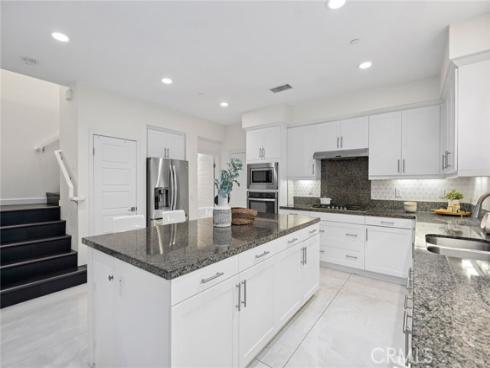 181  Carmine  , Irvine, CA