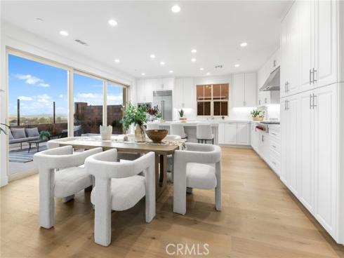 206  Collino  , Irvine, CA