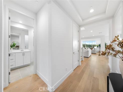 206  Collino  , Irvine, CA