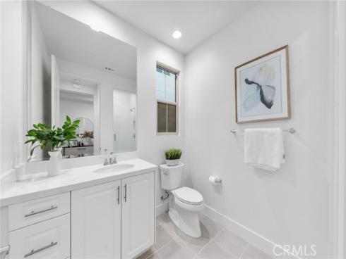 206  Collino  , Irvine, CA