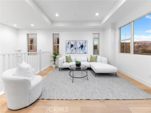 206  Collino  , Irvine, CA