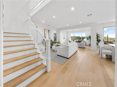 206  Collino  , Irvine, CA