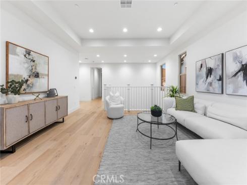 206  Collino  , Irvine, CA