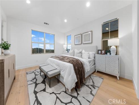 206  Collino  , Irvine, CA