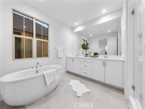 206  Collino  , Irvine, CA