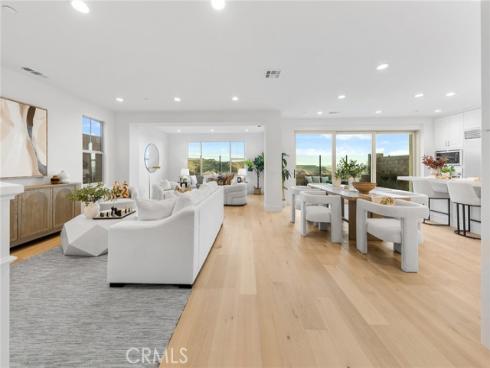 206  Collino  , Irvine, CA