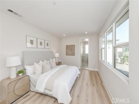 56 Chasma , Irvine, CA