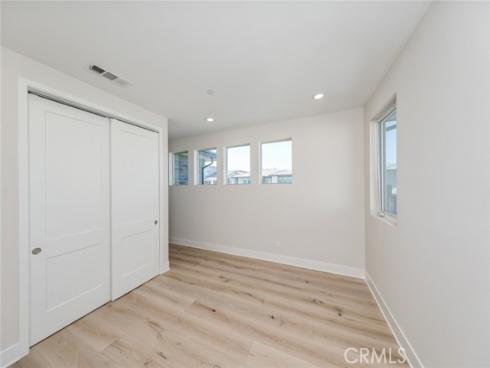 56 Chasma , Irvine, CA