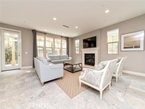 120 Tomato Springs , Irvine, CA